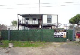 C21 Cius; Kumsaz’da Bahçeli–Teraslı Yazlık Prefabrik Ev